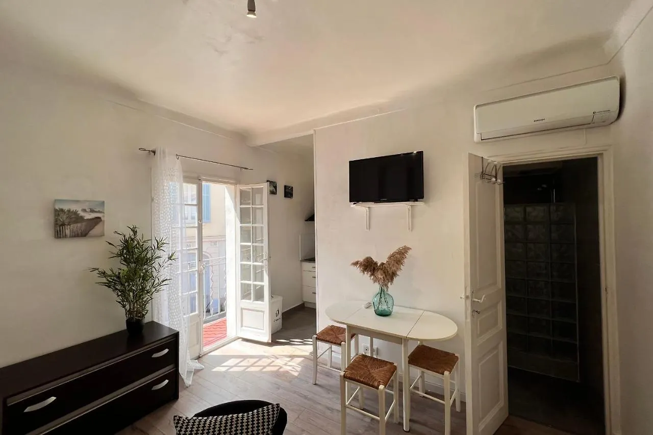 30M Studio In The Heart Of Old Antibes Wifi Air Conditioning 0*,