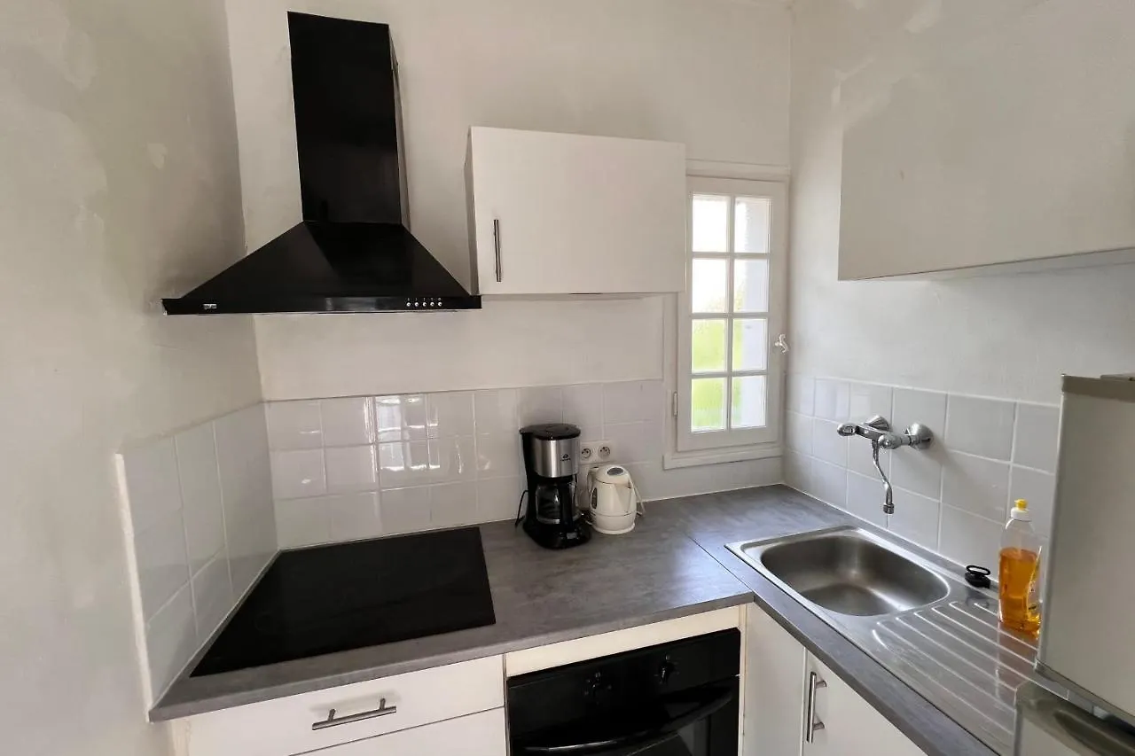 30M Studio In The Heart Of Old Antibes Wifi Air Conditioning 0*,  Γαλλία
