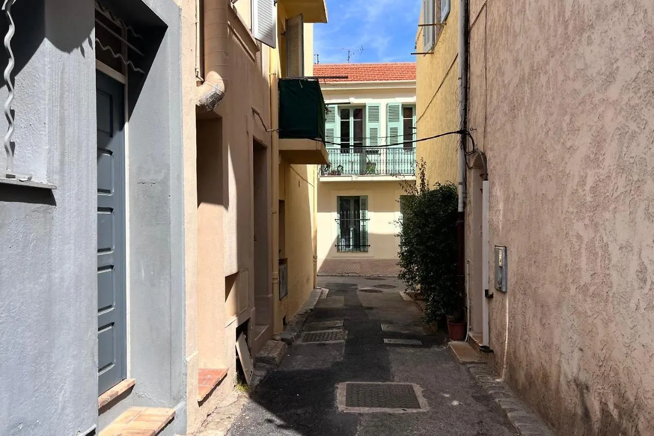 Διαμέρισμα 30M Studio In The Heart Of Old Antibes Wifi Air Conditioning